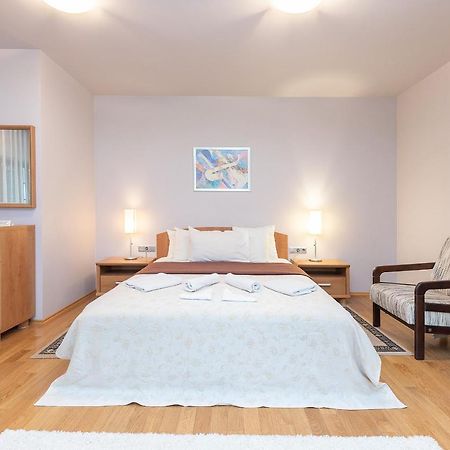 Room In Guest Room - Valensija - Large Suite Jurkalne Zewnętrze zdjęcie