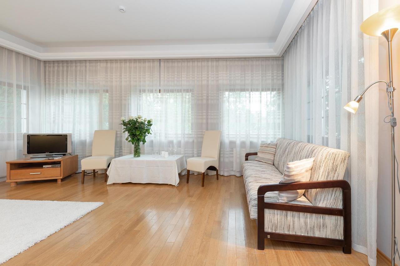 Room In Guest Room - Valensija - Large Suite Jurkalne Zewnętrze zdjęcie