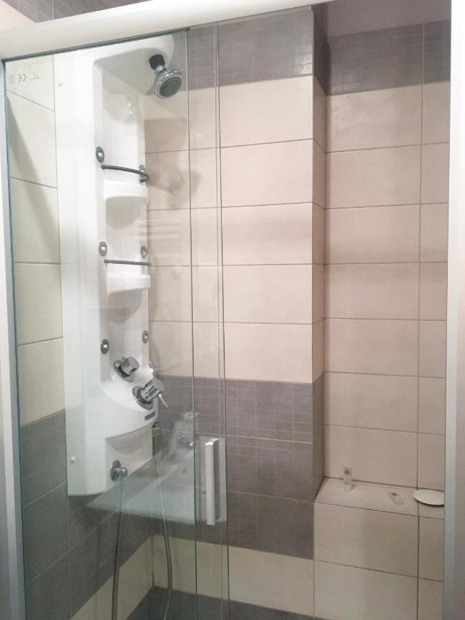 Room In Guest Room - Valensija - Large Suite Jurkalne Zewnętrze zdjęcie