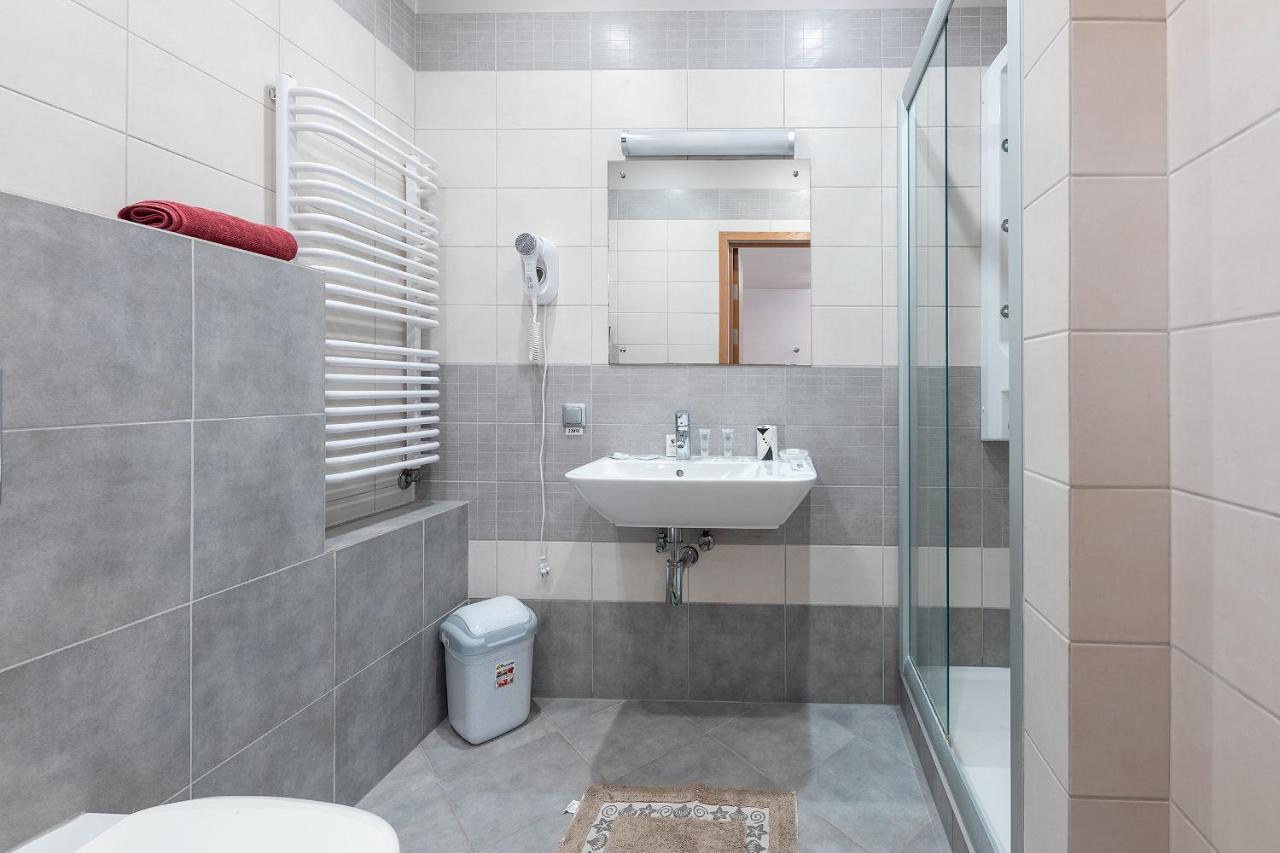 Room In Guest Room - Valensija - Large Suite Jurkalne Zewnętrze zdjęcie