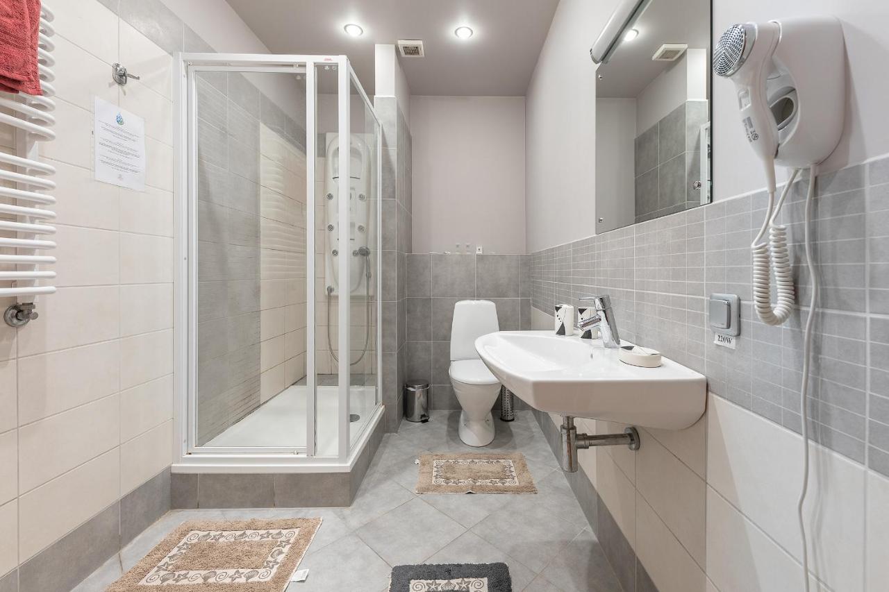 Room In Guest Room - Valensija - Large Suite Jurkalne Zewnętrze zdjęcie